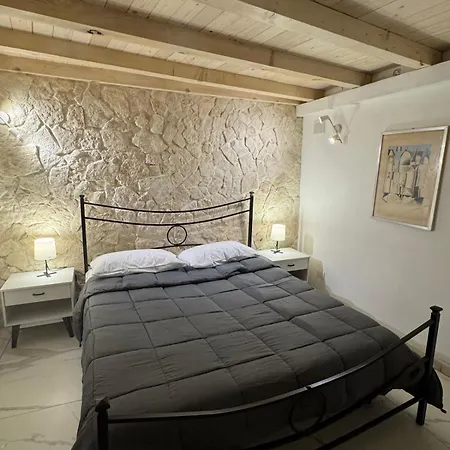Finicchia Art House *